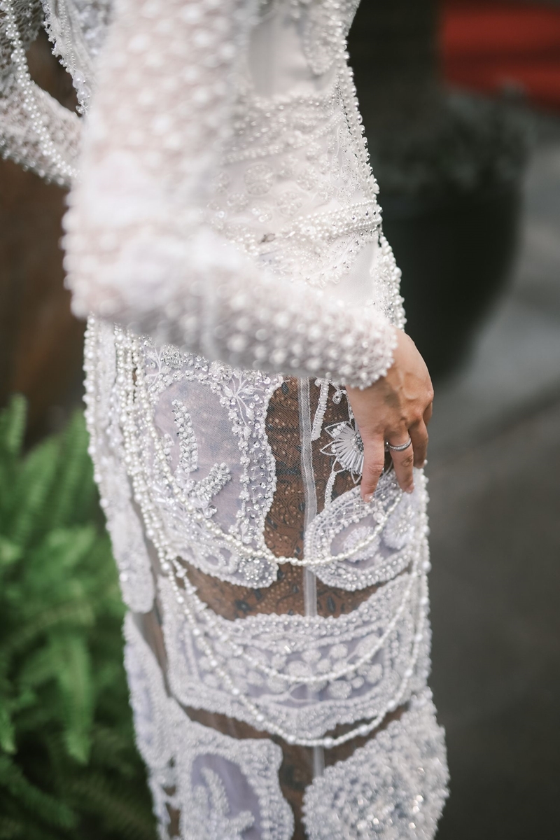 Gaun Pengantin : Hands by Jeje I Make up artist :  Beauty by Yusti I Venue : The Hermitage Jakarta I