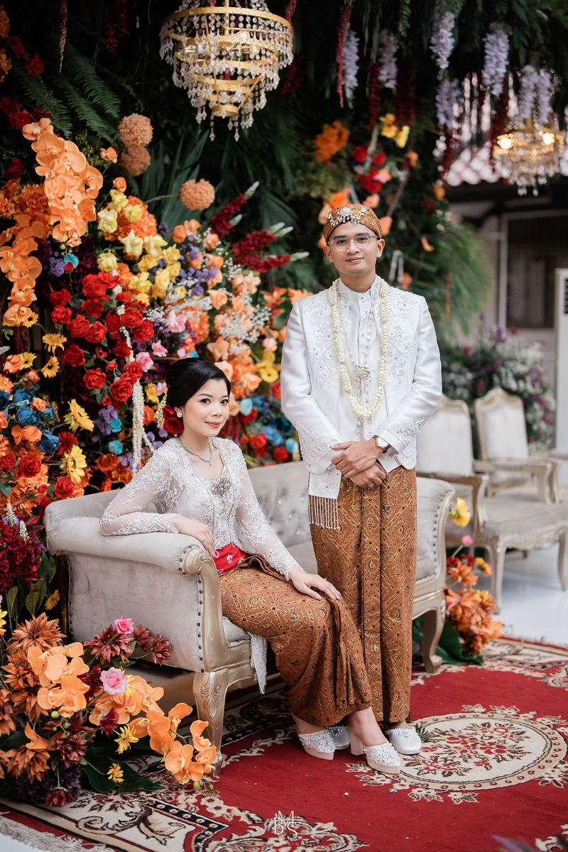Venue: Casakhasa I Wedding Planner: iDEAL Wedding Organizer I Decoration: elbiyyadeco I Gaun Pengant