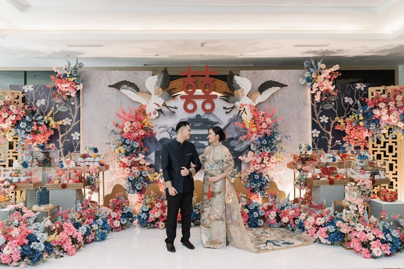 MUA: Sellalim.makeup I Venue: Pullman Jakarta Indonesia Thamrin CBD I Wedding Cake: Grin Per Gram I 