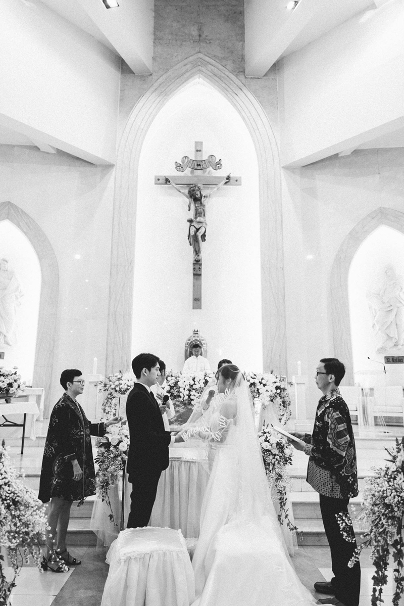 Gaun Pengantin: WuSisters by Vero Wu I Jas Pengantin: SAS designs I Venue: Mercure Jakarta Cikini I 