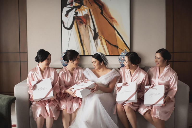 MUA: Meica Make Up Artist I Gaun Pengantin: Soko Wiyanto I Jas Pengantin: SAS designs I Decoration: 