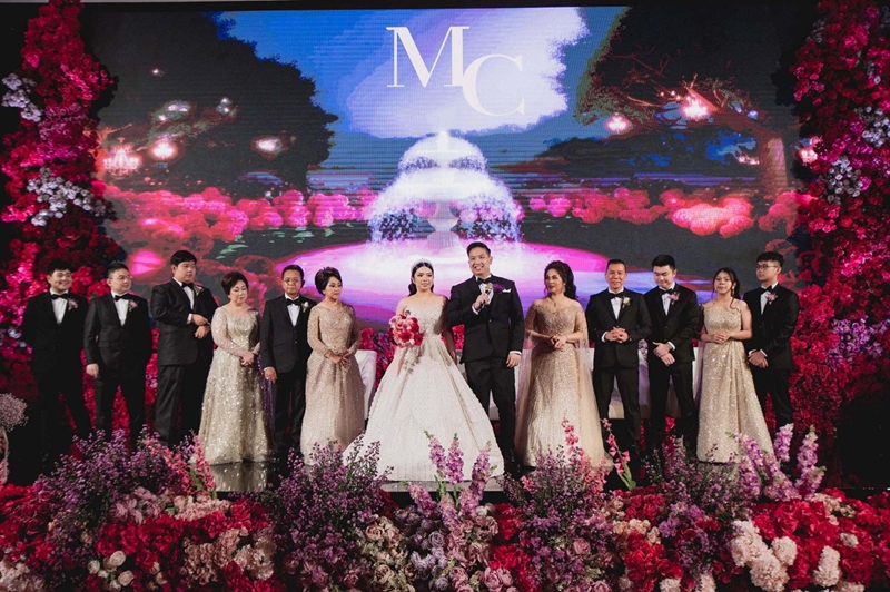 MUA: Meica Make Up Artist I Gaun Pengantin: Soko Wiyanto I Jas Pengantin: SAS designs I Decoration: 