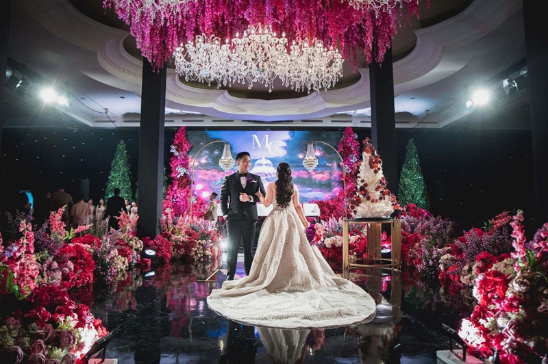 MUA: Meica Make Up Artist I Gaun Pengantin: Soko Wiyanto I Jas Pengantin: SAS designs I Decoration: 