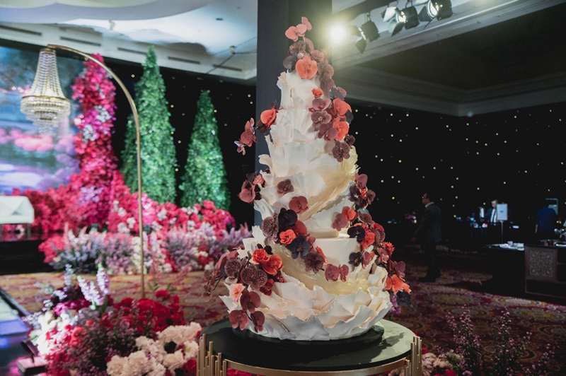 MUA: Meica Make Up Artist I Gaun Pengantin: Soko Wiyanto I Jas Pengantin: SAS designs I Decoration: 