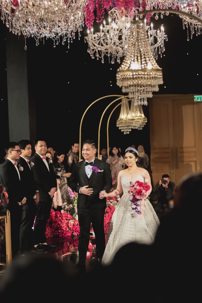 MUA: Meica Make Up Artist I Gaun Pengantin: Soko Wiyanto I Jas Pengantin: SAS designs I Decoration: 