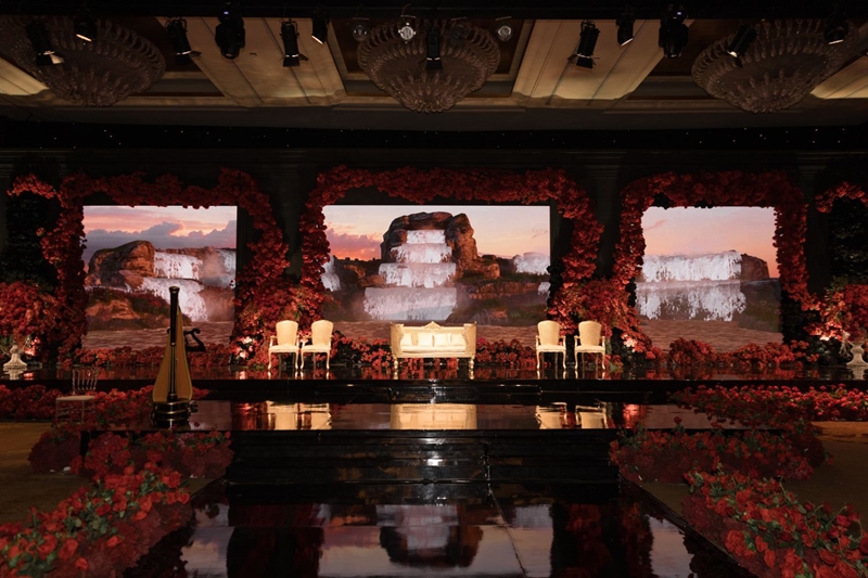 Venue: Hotel Mulia Senayan I Decoration: Lavender Decoration I Lighting: Etcetera Lighting I Foto Li