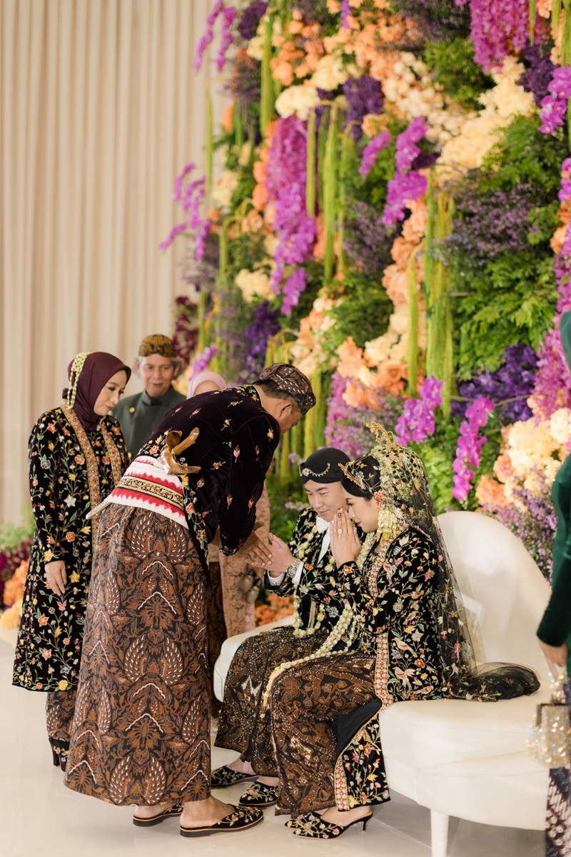 Venue: Park Hyatt Jakarta I Decoration: Lotus Design I Souvenir & Gift: Rose Arbor Seserahan I Gaun 