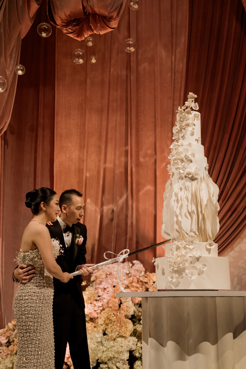 Venue: Fairmont Jakarta I Foto Liputan: Axioo I
Wedding Planner: Amoret Event Organizer I Lighting: