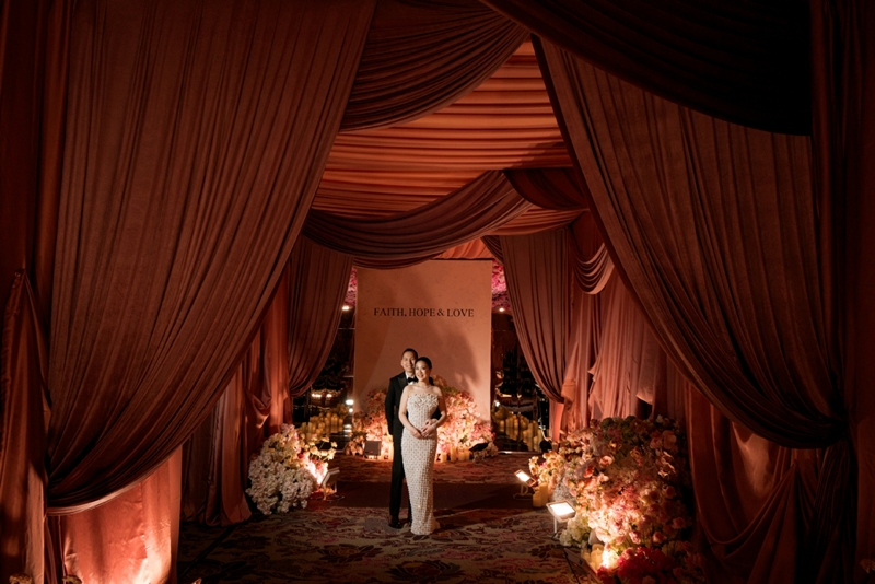 Venue: Fairmont Jakarta I Foto Liputan: Axioo I
Wedding Planner: Amoret Event Organizer I Lighting: