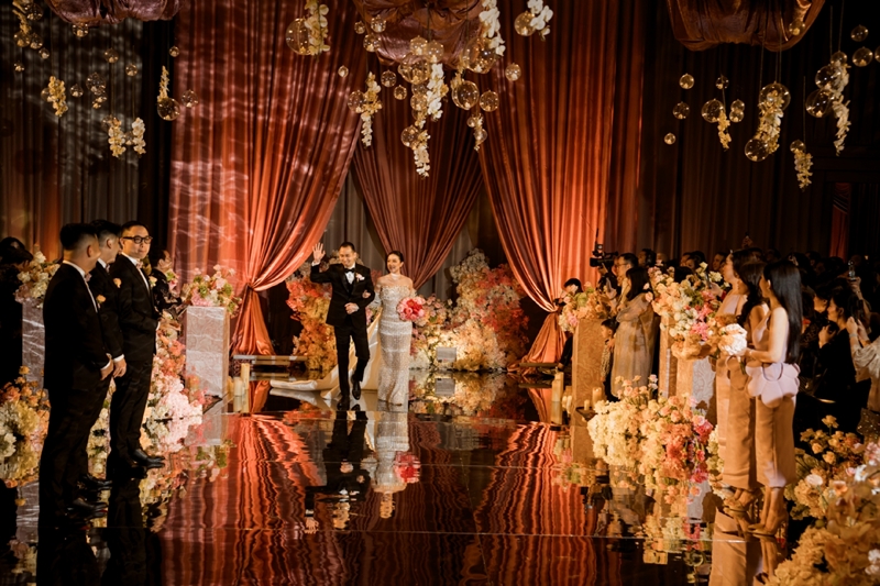 Venue: Fairmont Jakarta I Foto Liputan: Axioo I
Wedding Planner: Amoret Event Organizer I Lighting: