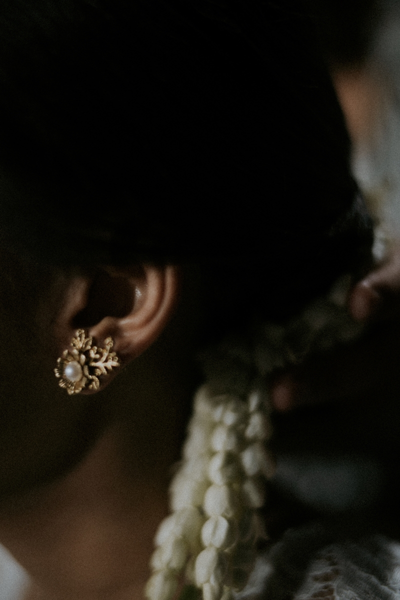 Decoration: Finley Decoration I Wedding Accessories: Tulola Jewelry I Gaun Pengantin: Lemarilila I H