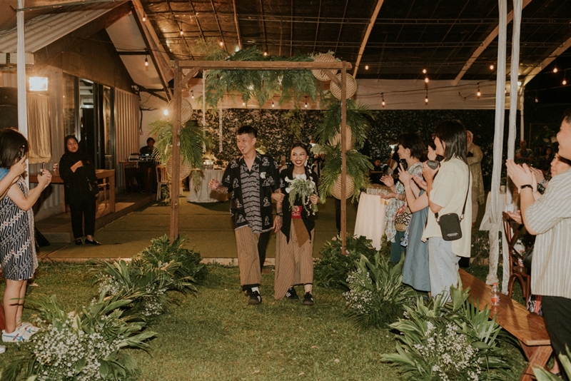 Decoration: Finley Decoration I Wedding Accessories: Tulola Jewelry I Gaun Pengantin: Lemarilila I H