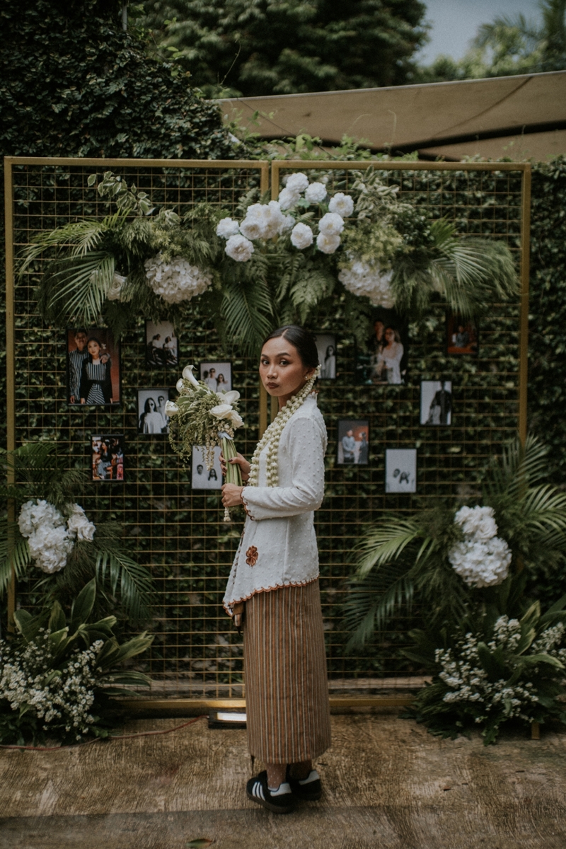 Decoration: Finley Decoration I Wedding Accessories: Tulola Jewelry I Gaun Pengantin: Lemarilila I H