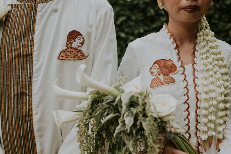 Decoration: Finley Decoration I Wedding Accessories: Tulola Jewelry I Gaun Pengantin: Lemarilila I H