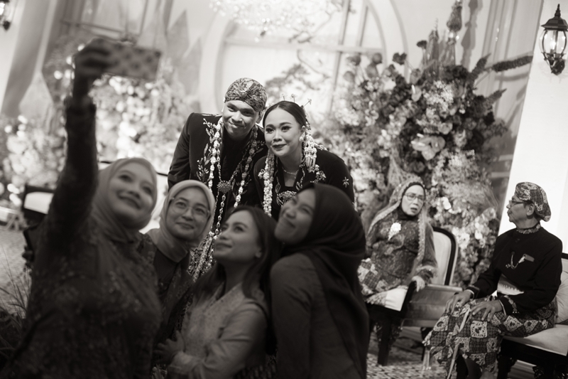 Foto Liputan: Venema Pictures I Lighting: Delight Jakarta I Gown: Widuri I Entertainment: TAF Entert
