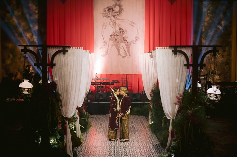 Foto Liputan: Venema Pictures I Lighting: Delight Jakarta I Gown: Widuri I Entertainment: TAF Entert