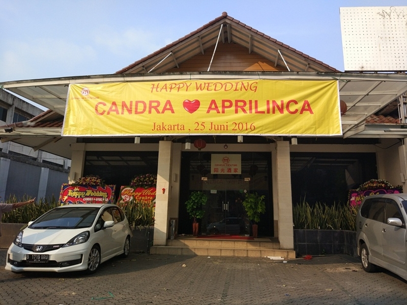 Pernikahan Pasangan Bahagia