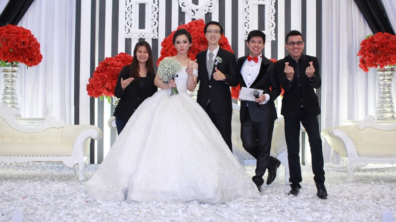 Romantic White and Black Wedding with Anthony Stevven 13