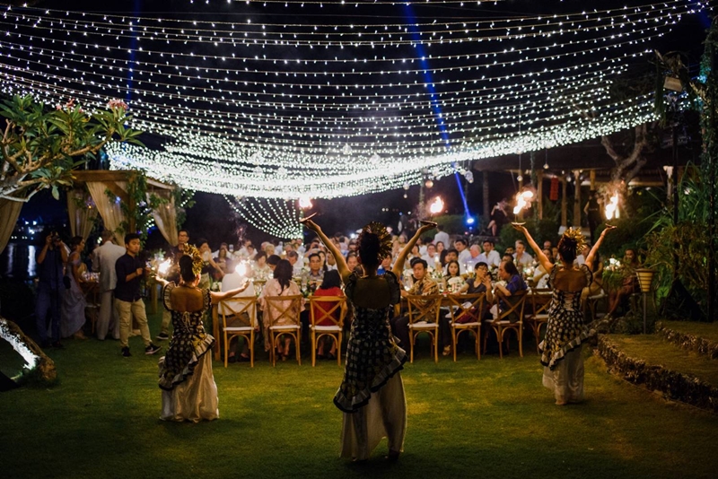 Rachel & Omid gorgeous vintage-rustic wedding at beautiful villa in Bali 15