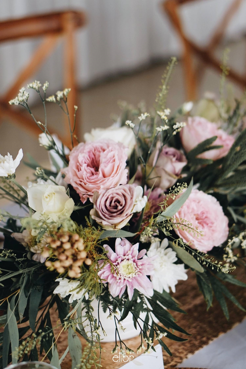 Rustic wedding of Billy & Esther with modern and clean details