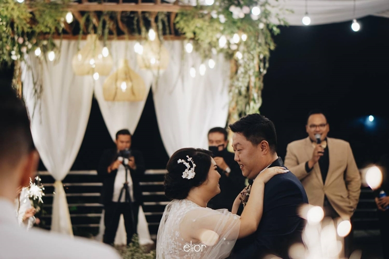 Rustic wedding of Billy & Esther with modern and clean details 9