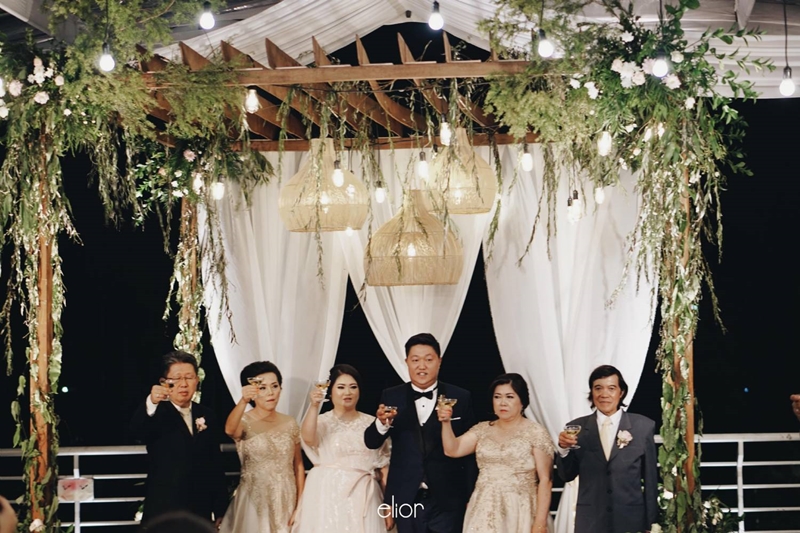 Rustic wedding of Billy & Esther with modern and clean details 10