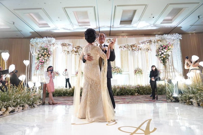 The Wedding Anniversary 35