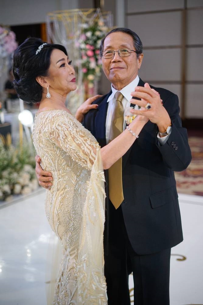 The Wedding Anniversary 16