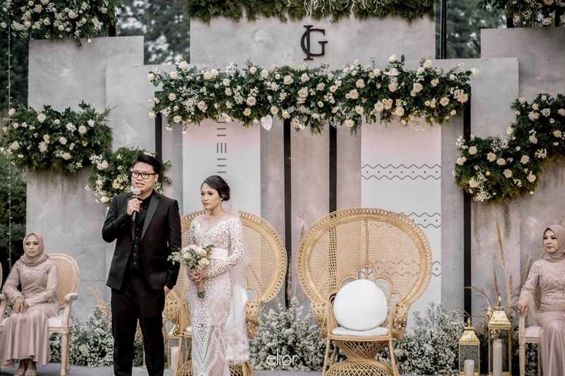 The Wedding of Ivy and Galih 7