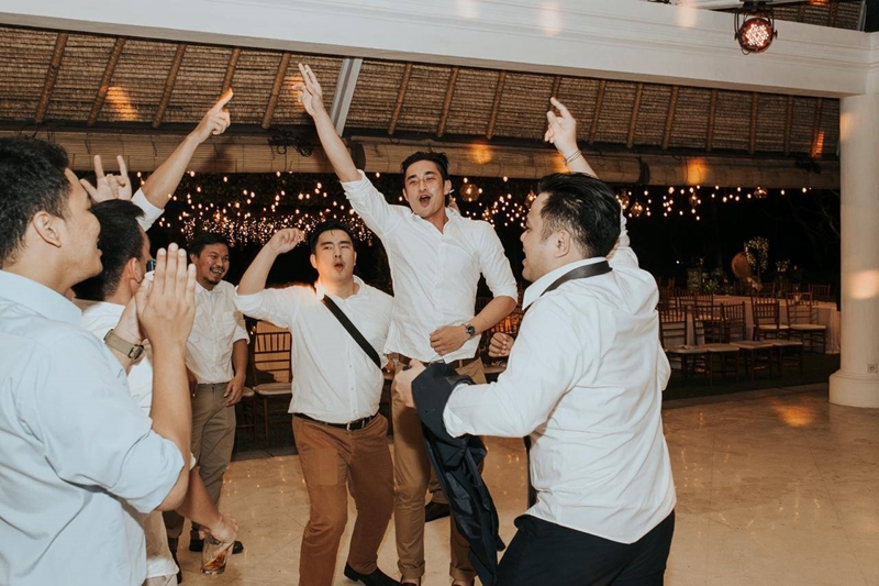 Whimsical Greenery Wedding at Ombak Biru Villa 16