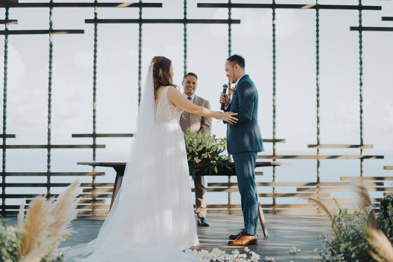 Romantic Modern Wedding at Alila Uluwatu Bali 2