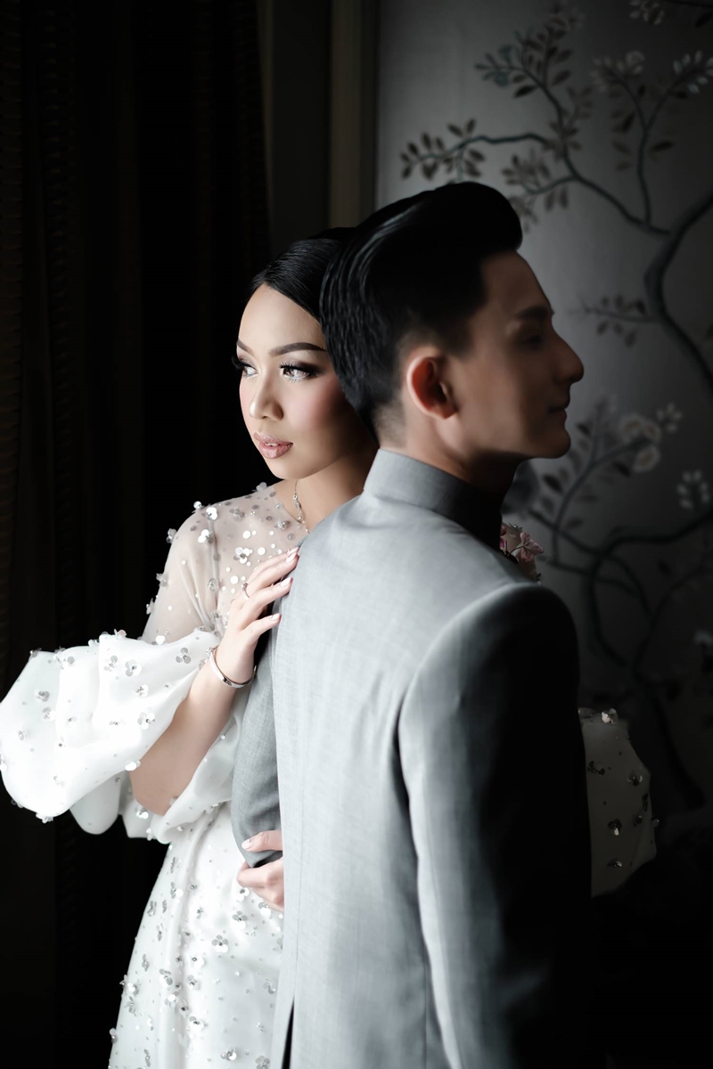 Gaun Pengantin: Yogie Pratama I MUA: Anpasuha MUA I Venue: Four Seasons Hotel Jakarta