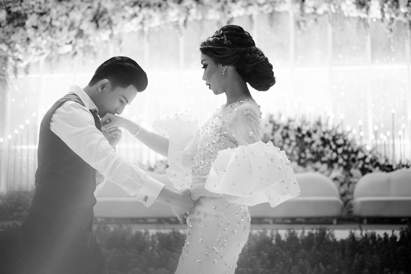 Gaun Pengantin: Yogie Pratama I MUA: Anpasuha MUA I Venue: Four Seasons Hotel Jakarta