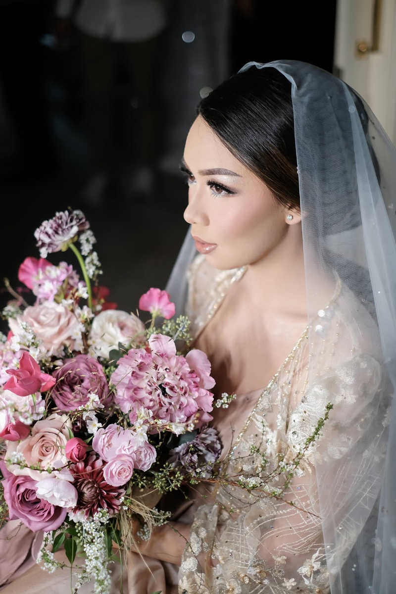 Gaun Pengantin: Yogie Pratama I MUA: Anpasuha MUA I Venue: Four Seasons Hotel Jakarta